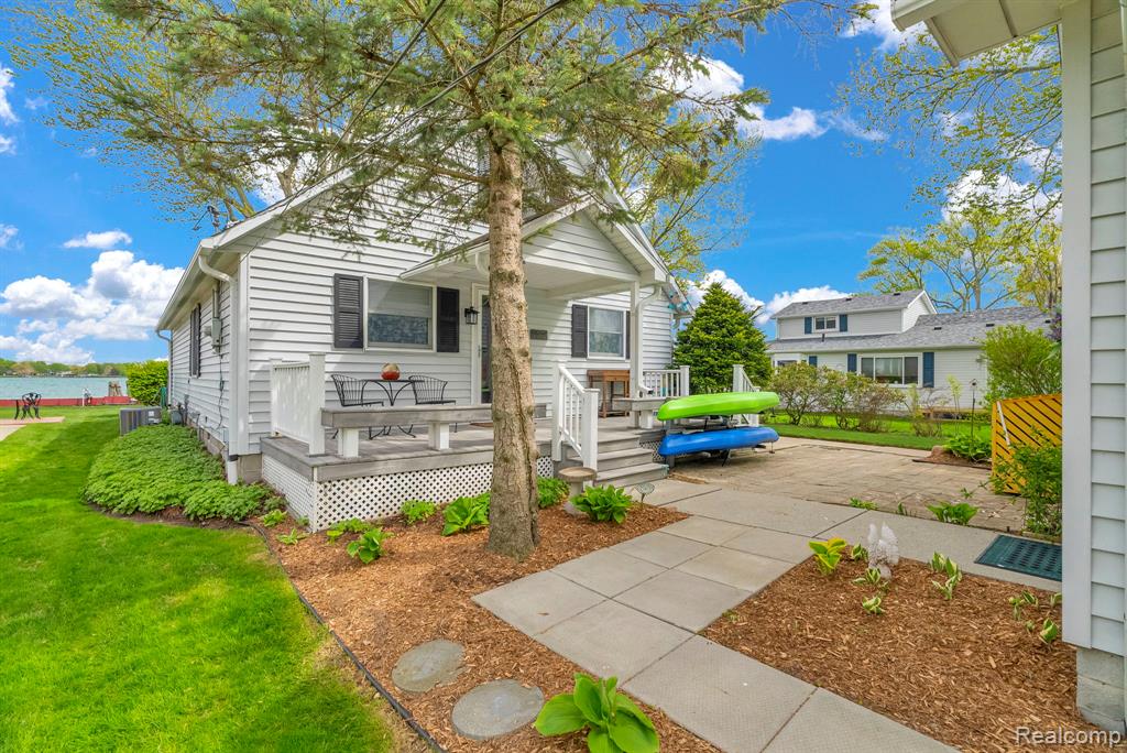 5441 Pointe Drive, East China, MI — Photo 12