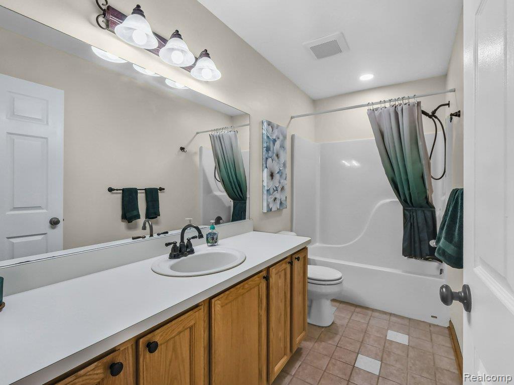 42688 Preswick Court, Van Buren, MI 48111 — Photo 38
