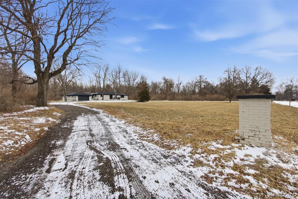 23157 Karr Road, Belleville, MI 48111 — Photo 30