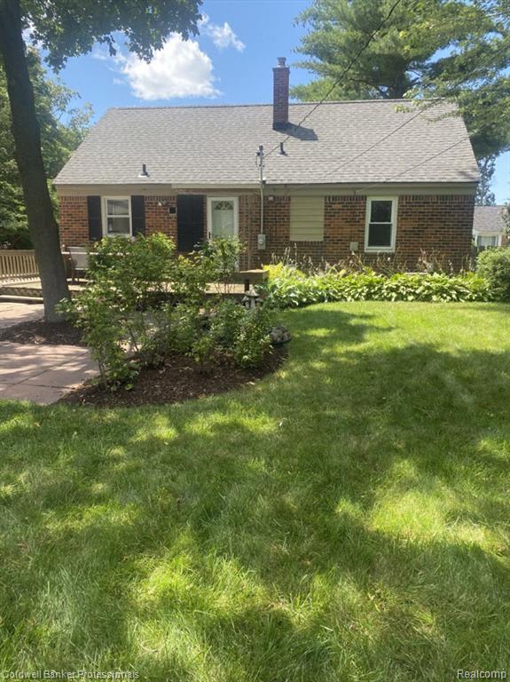 1921 Beverly Street, Sylvan Lake, MI 48320 — Photo 3
