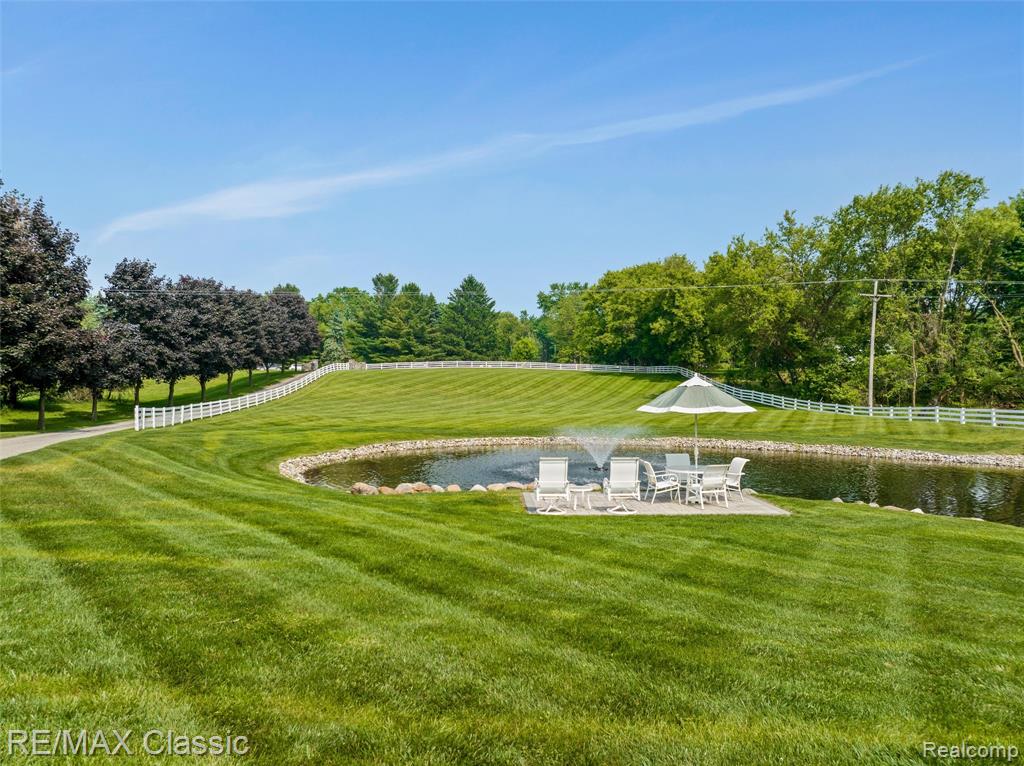 8173 Earhart Road, South Lyon, MI 48178 — Photo 52
