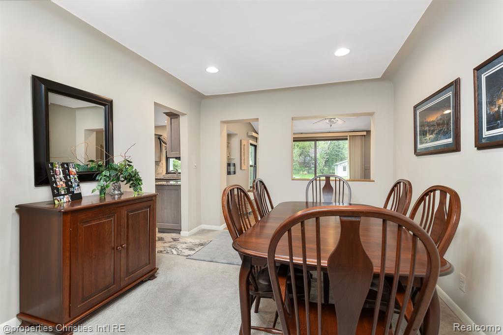 708 MOUNT VERNON Boulevard, Royal Oak, MI 48073 — Photo 13