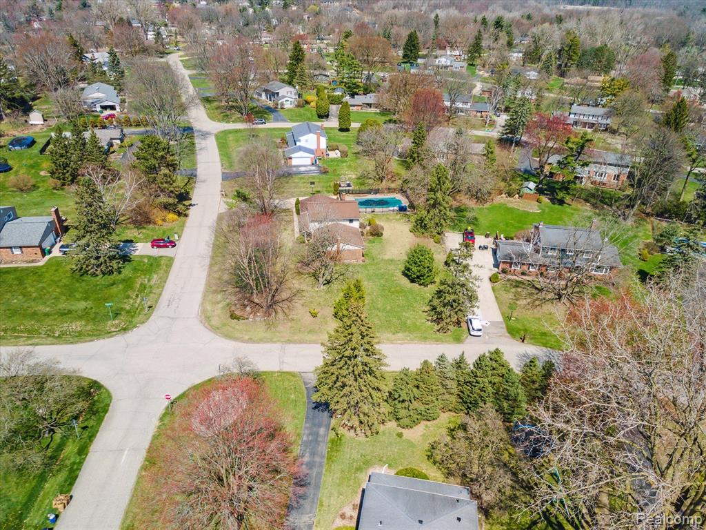 5675 Thorny Ash Road, Rochester, MI 48306 — Photo 37