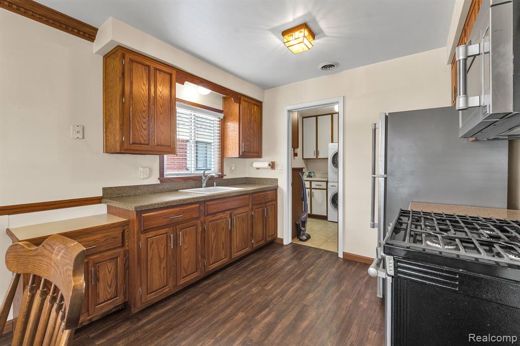 5725 Burger Street, Dearborn Heights, MI 48127 — Photo 11