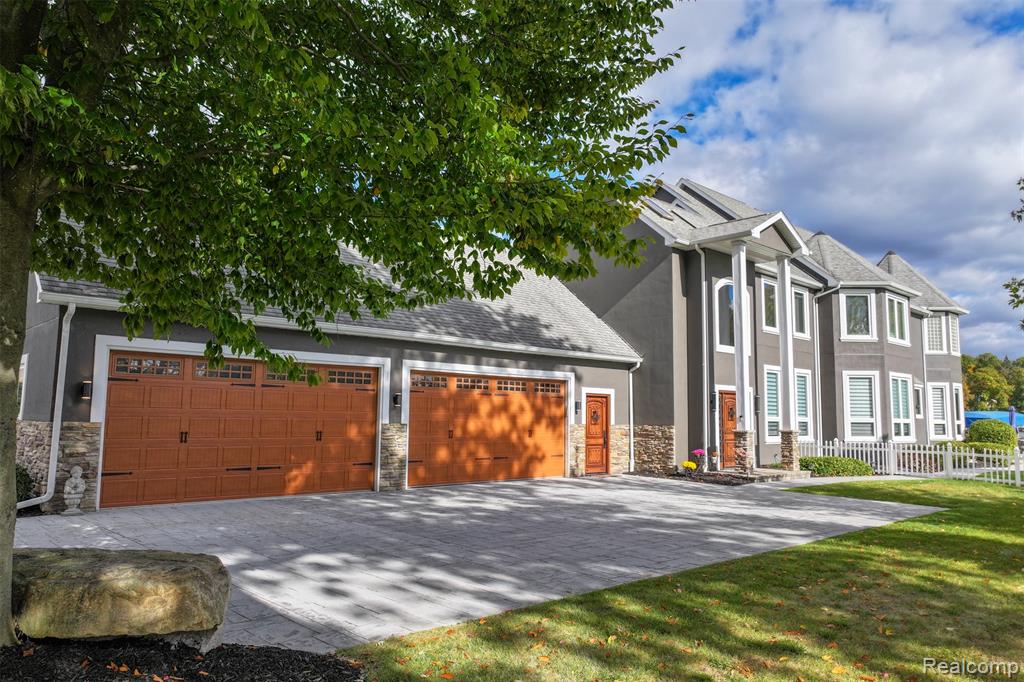 16083 Whitehead Drive, Linden, MI 48451 — Photo 2