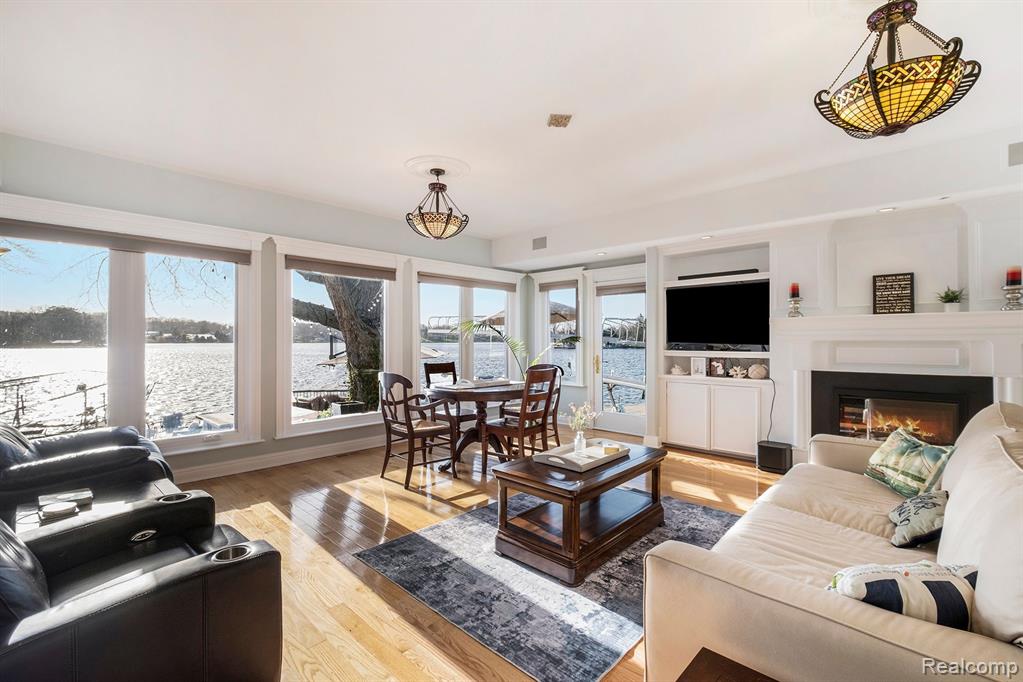 8460 WOODLAND SHORE Drive, Brighton, MI 48114 — Photo 14