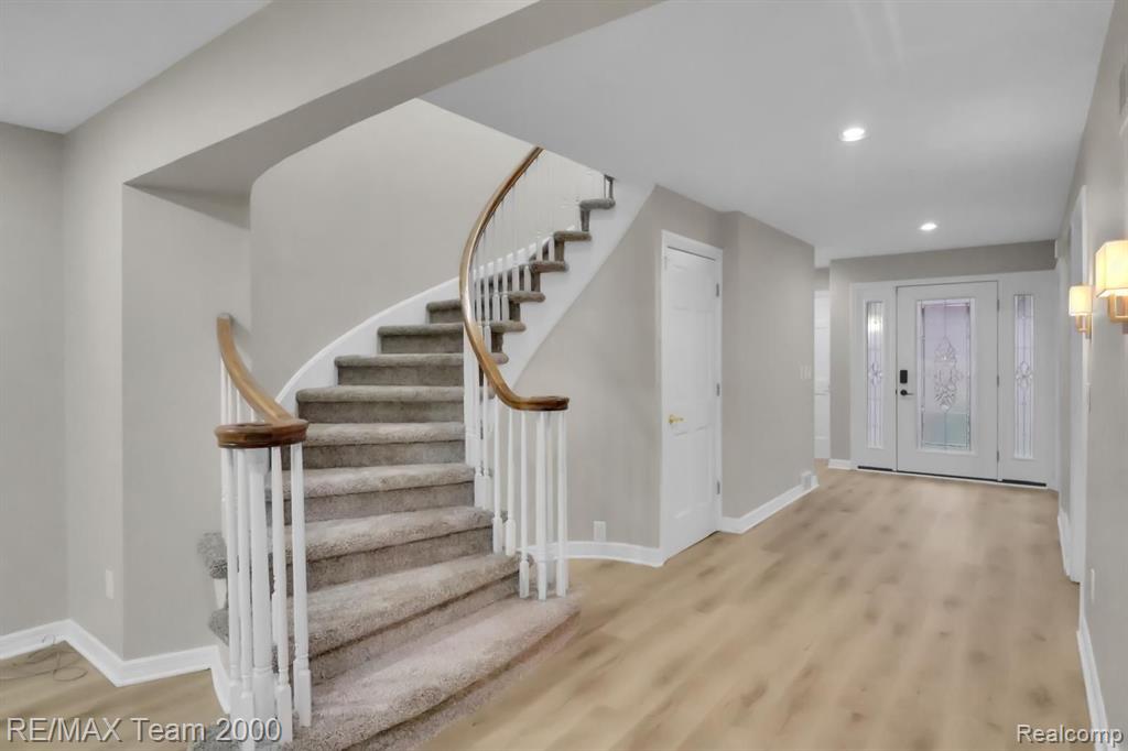 5 Timberlane Court, Dearborn, MI 48126 — Photo 7