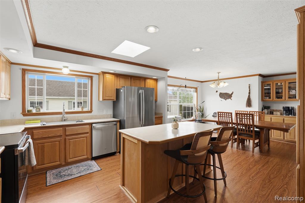 11105 Wood Run Circle, South Lyon, MI 48178 — Photo 12