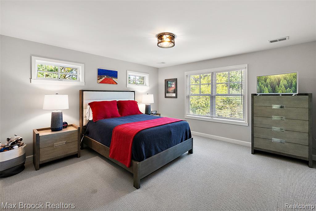 692 Bennington Drive, Bloomfield Hills, MI 48304 — Photo 29