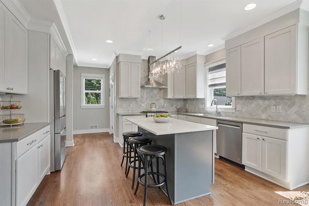 902 FERNWOOD Road, Royal Oak, MI 48067 — Photo 11
