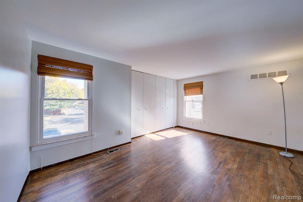 2037 Hyde Park Drive, Detroit, MI 48207 — Photo 24