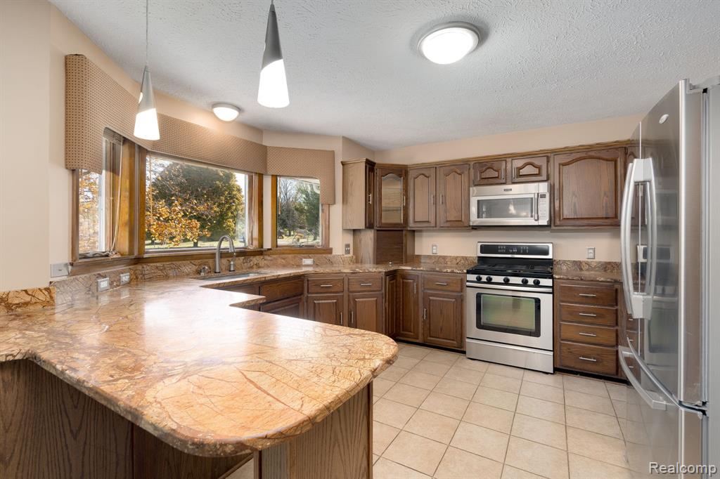 9721 Klais Road, Clarkston, MI 48348 — Photo 13