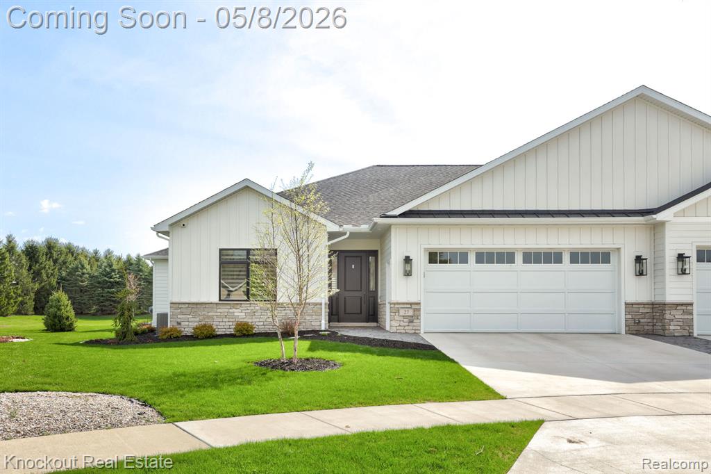 27 Hanover Drive, Frankenmuth, MI 48734 — Photo 2