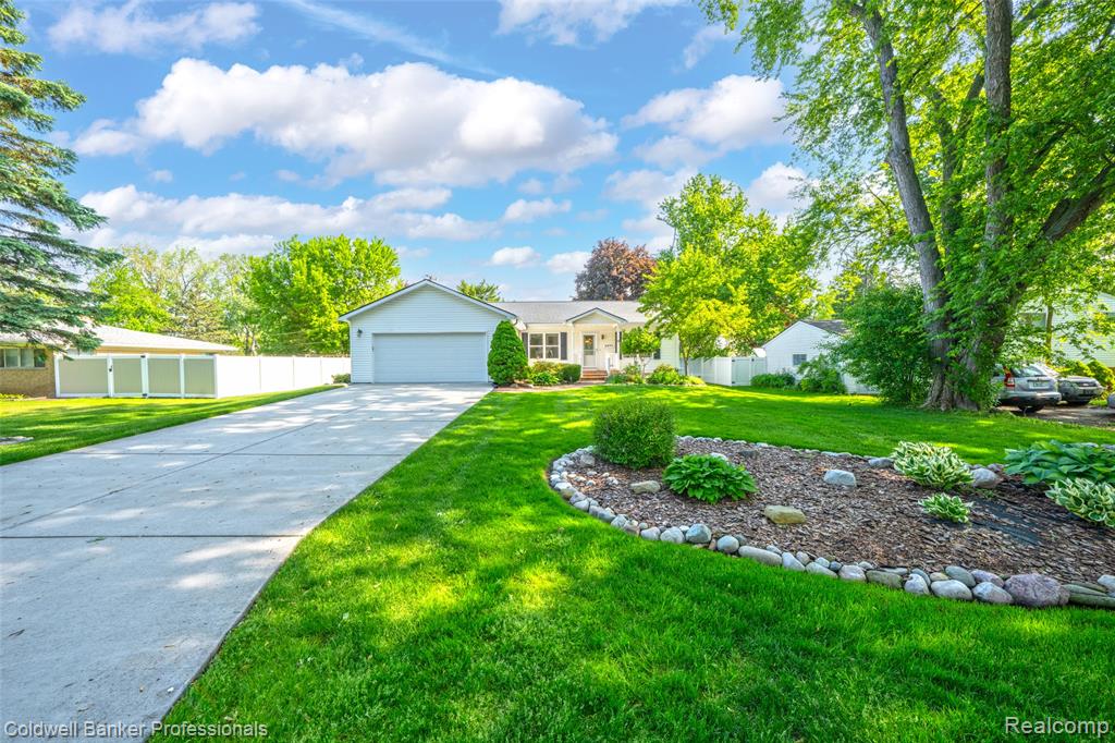 2470 Winkleman Drive, Waterford, MI 48329 — Photo 6