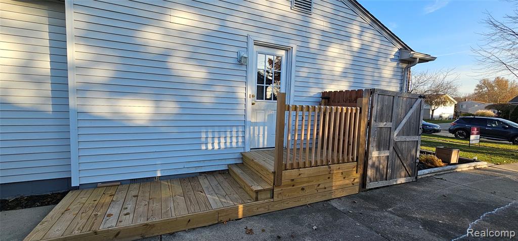 22308 Larch Street, Woodhaven, MI 48183 — Photo 31