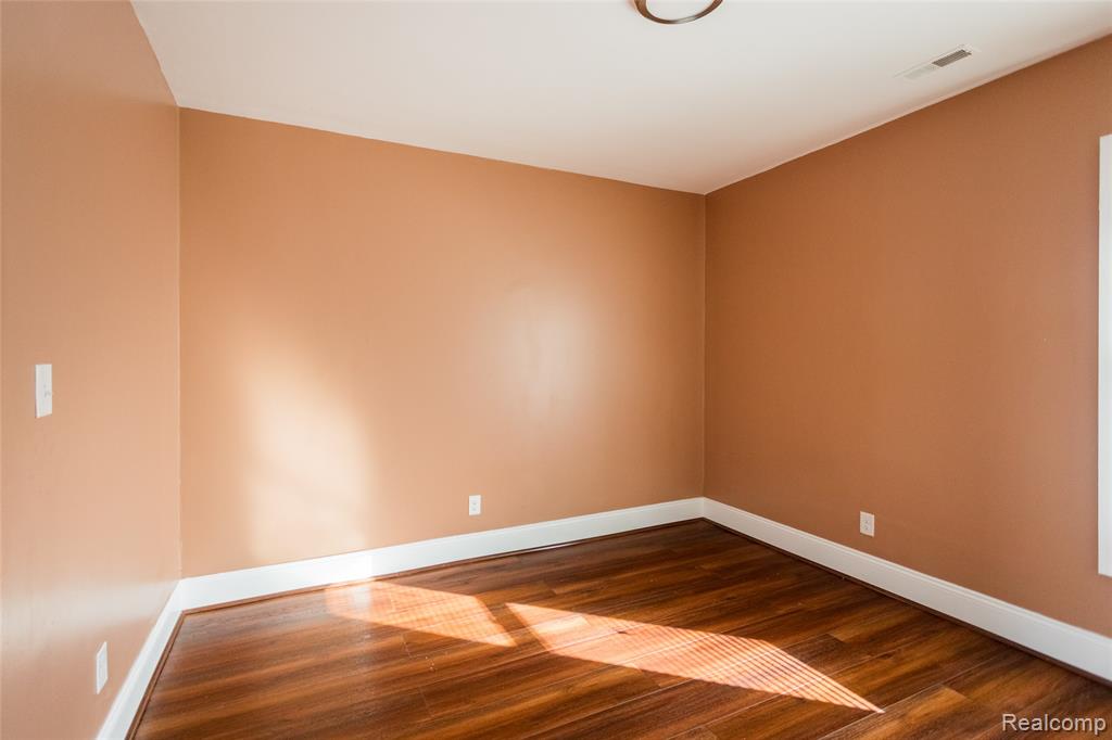 5435 Burns Street, Detroit, MI 48213 — Photo 12