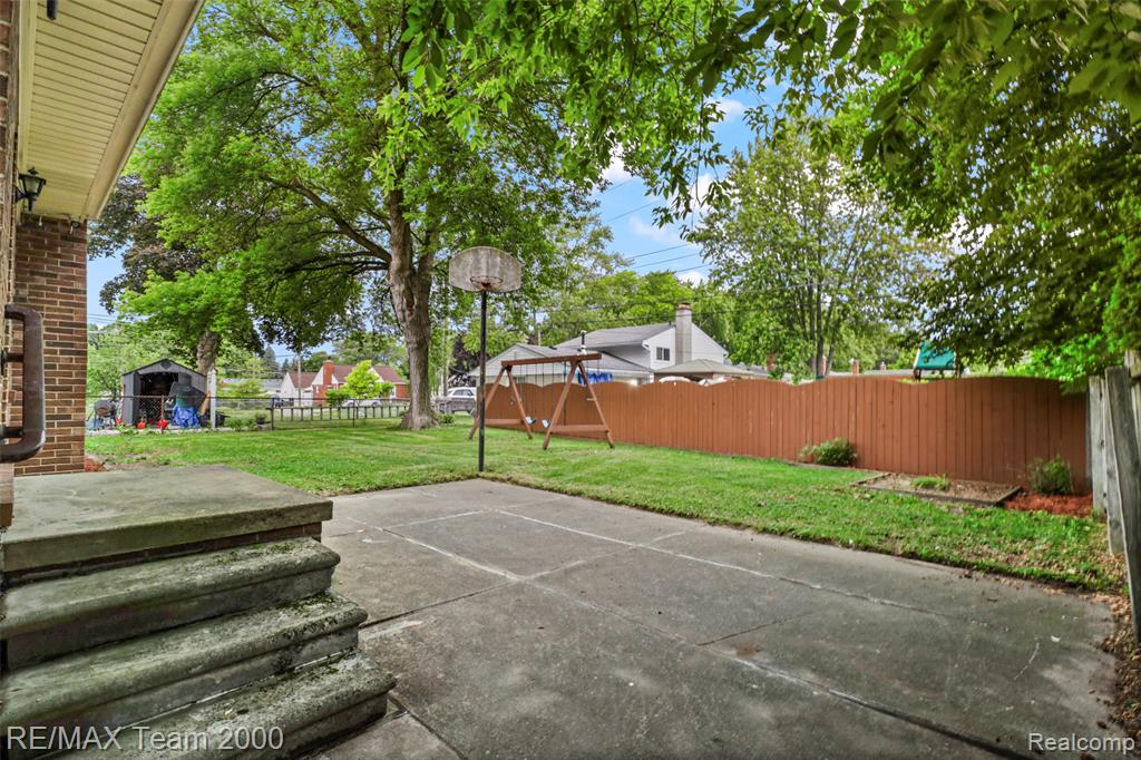 25134 Ann Arbor Trail, Dearborn Heights, MI 48127 — Photo 5