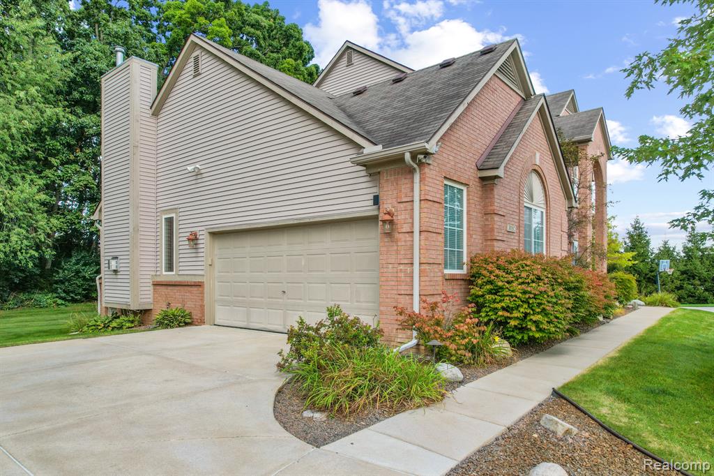 30182 Magnolia Dr Magnolia Drive, New Hudson, MI 48165 — Photo 5