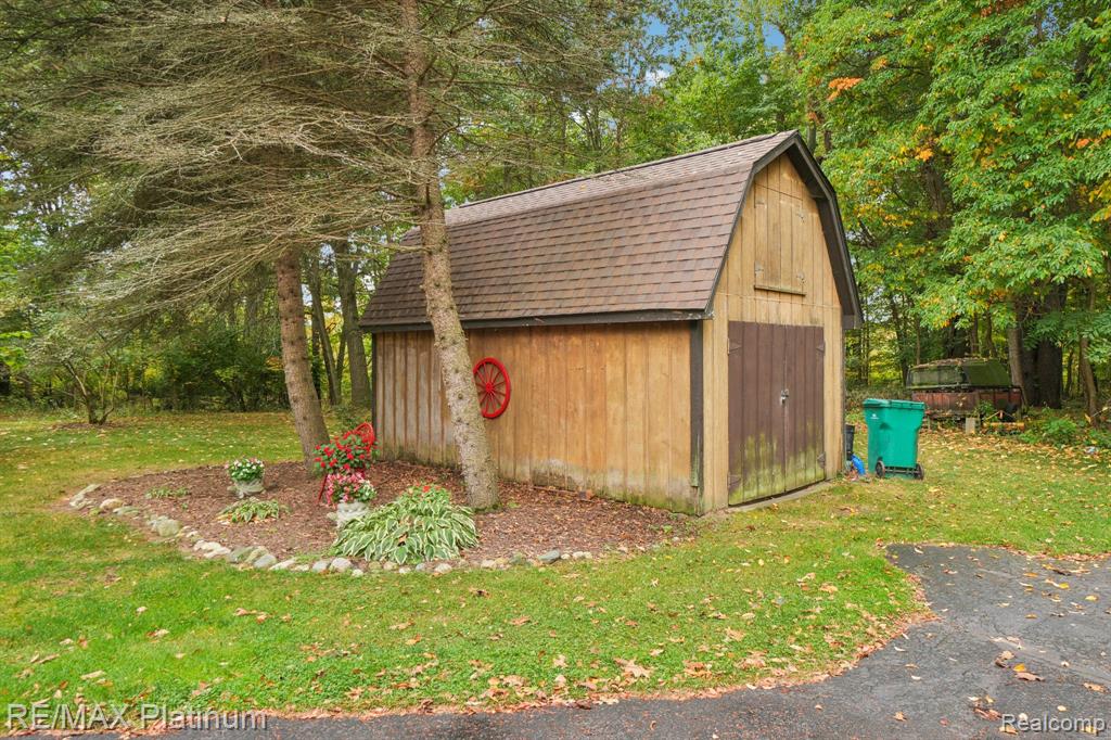 2581 Pepper Court, Hartland, MI 48353 — Photo 26