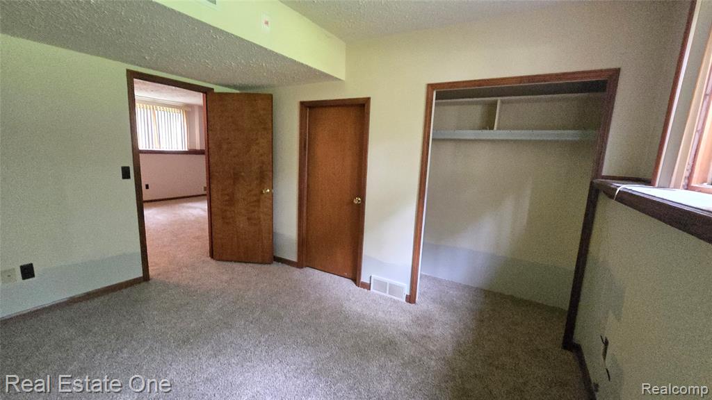 8950 Wise Road, Commerce Twp, MI 48382 — Photo 32