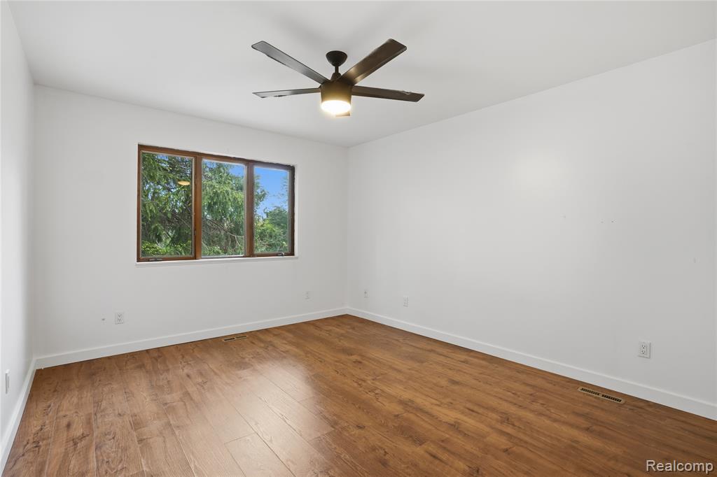 11221 Meadowood Drive, Brighton, MI 48114 — Photo 20