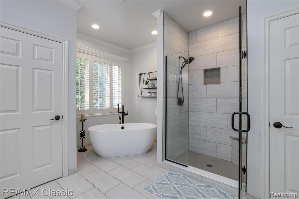 18438 Clairmont Circle E, Northville, MI 48168 — Photo 36