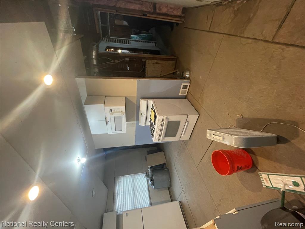 1771 Hibbard Street, Detroit, MI 48214 — Photo 24