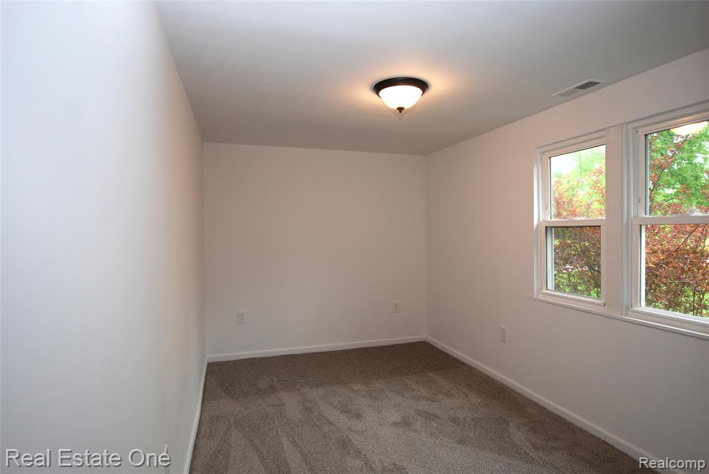 5399 BROBECK Street, Flint, MI 48532 — Photo 6