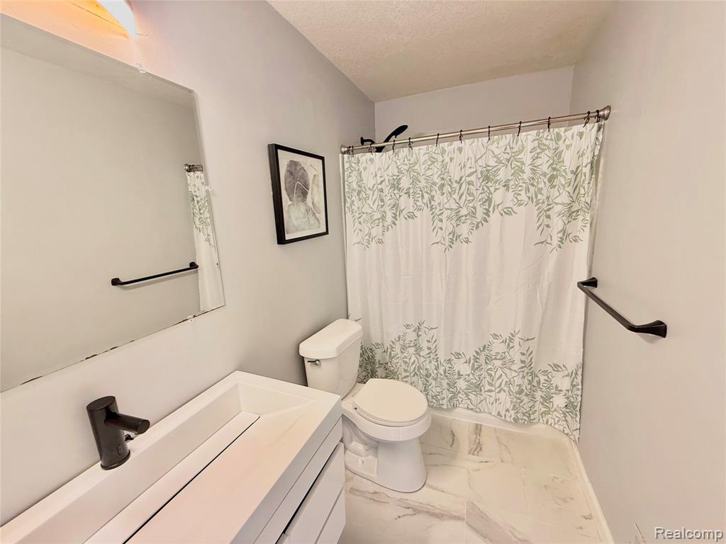 6320 Ruidoso Drive, Saginaw, MI 48603 — Photo 19