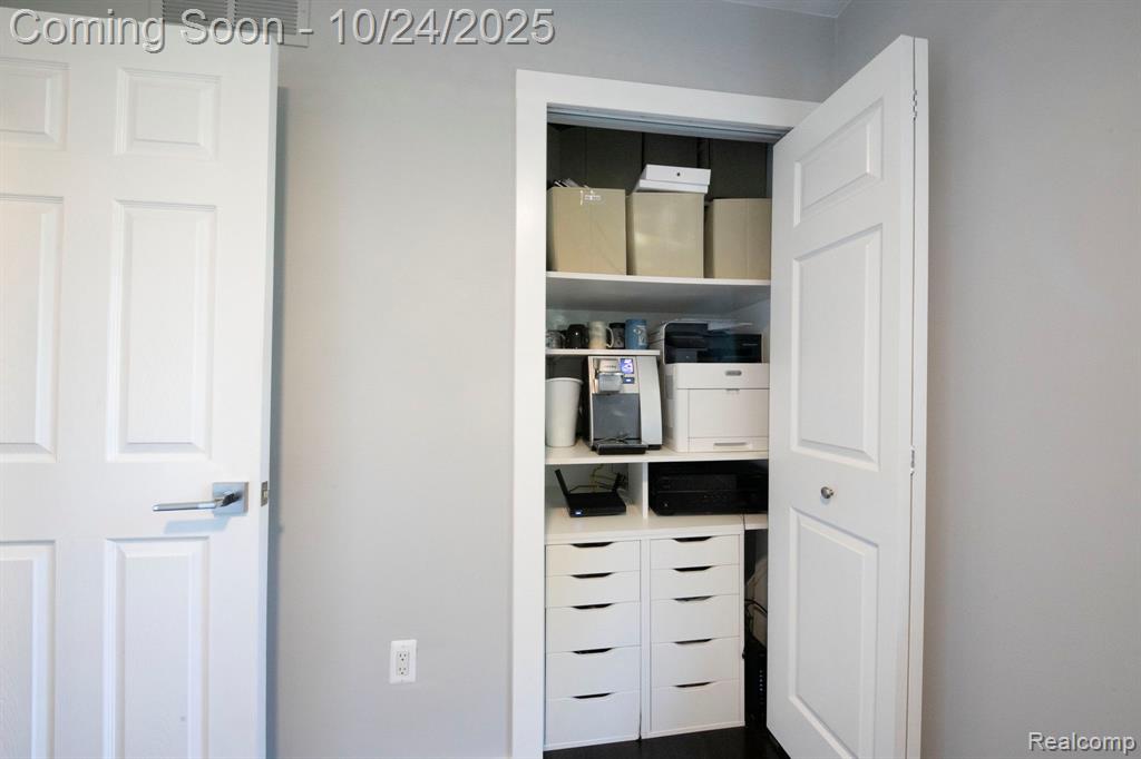 43764 Hanford Road, Canton, MI 48187 — Photo 22