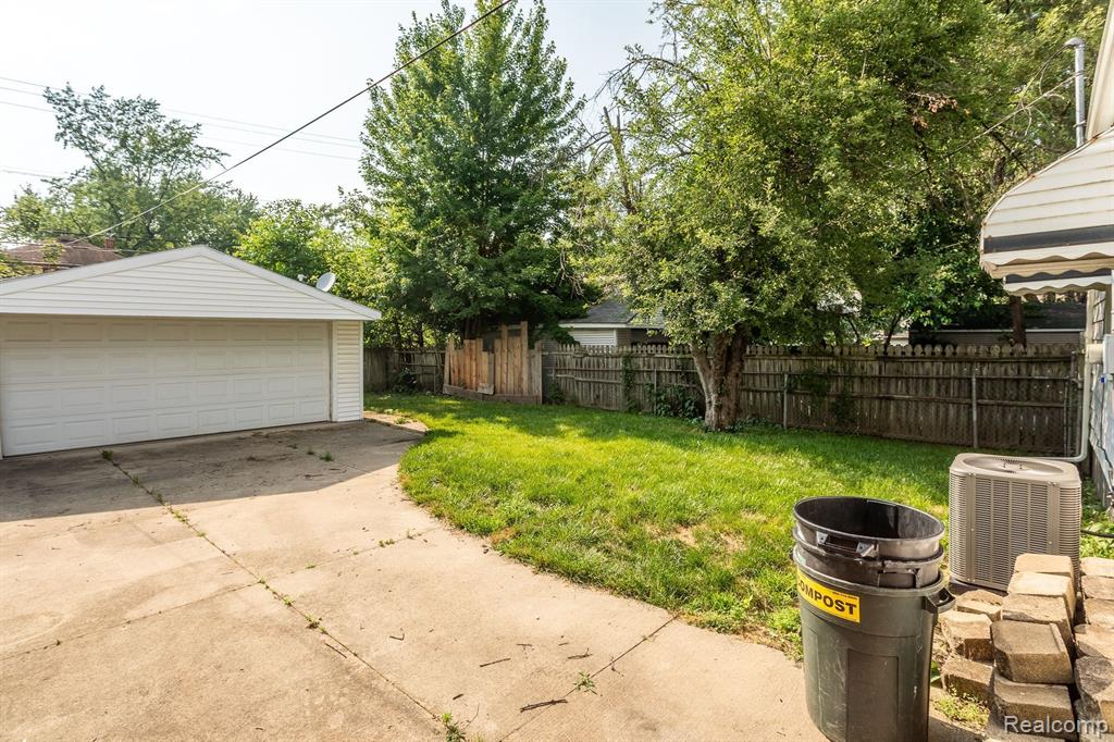 4346 BIDDLE Street, Wayne, MI 48184 — Photo 23