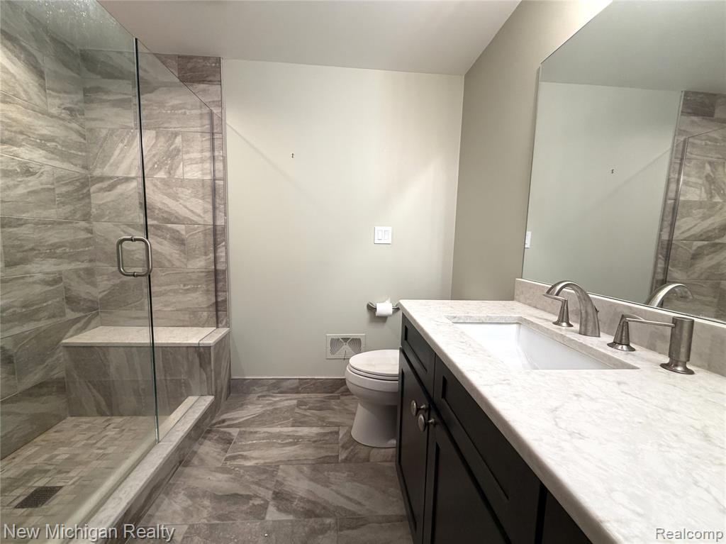 43000 12 Oaks Crescent Drive, 2033, Novi, MI 48377 — Photo 15