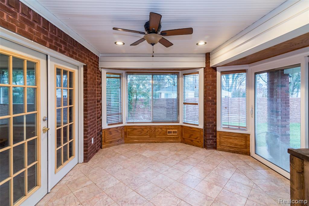 30000 Oakgrove Street, Saint Clair Shores, MI 48082 — Photo 31