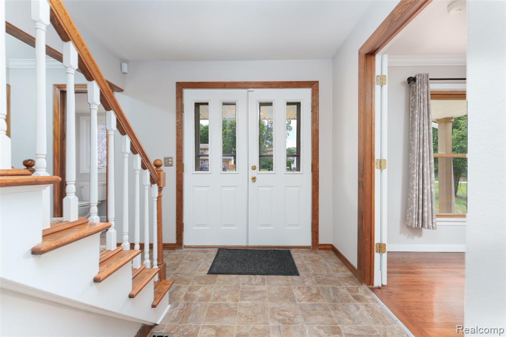 4276 Macqueen Drive, West Bloomfield, MI 48323 — Photo 8