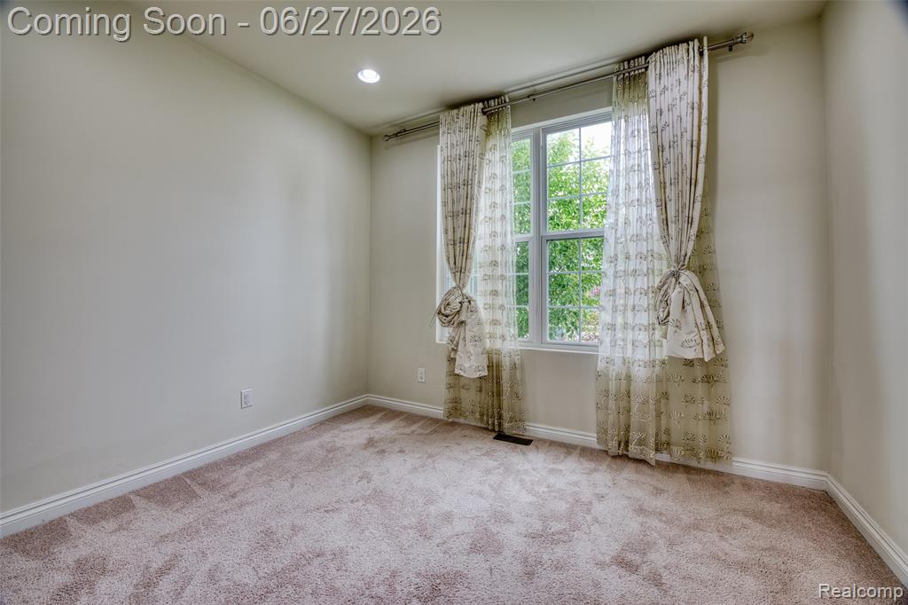 3155 Huntsman Boulevard, Lake Orion, MI — Photo 15