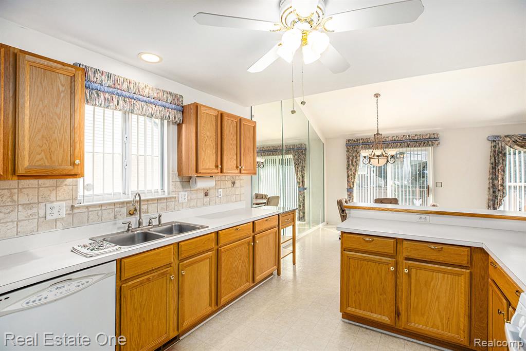 4378 Gardenia Drive, Sterling Heights, MI 48314 — Photo 8