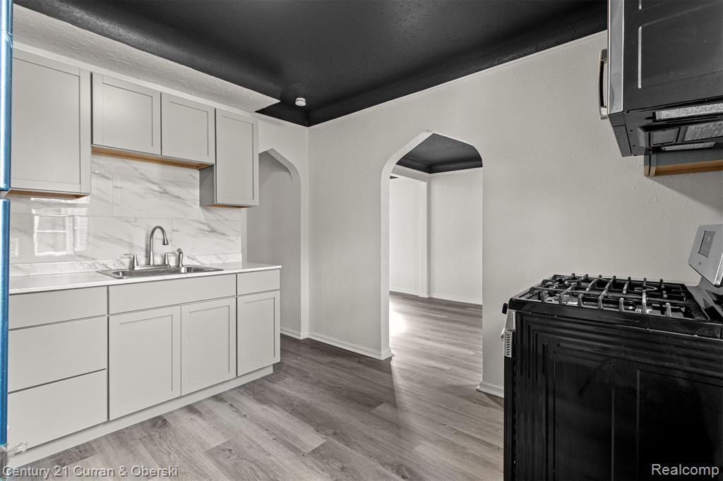 5514 Ashley Street, Detroit, MI 48236 — Photo 5