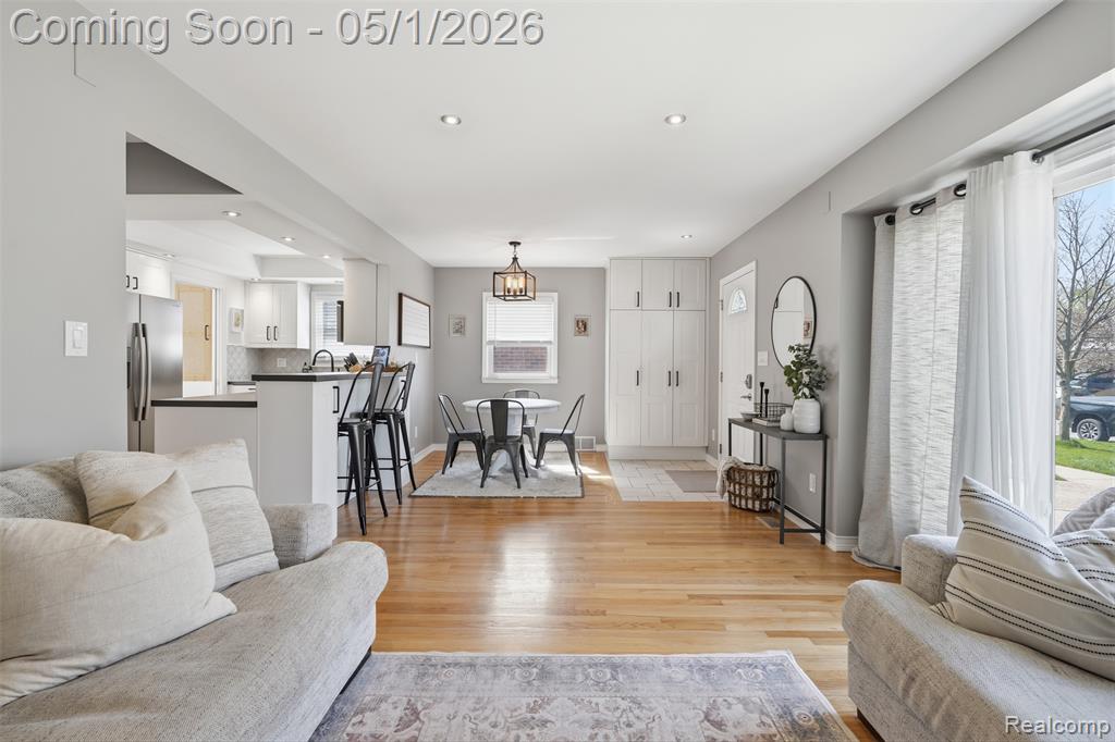 65 W Elmwood Avenue, Clawson, MI — Photo 4