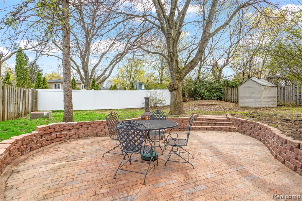 805 ABBEY Lane, Milford, MI 48381 — Photo 30