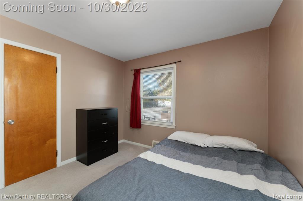 621 W Harwood Avenue, Madison Heights, MI 48071 — Photo 12