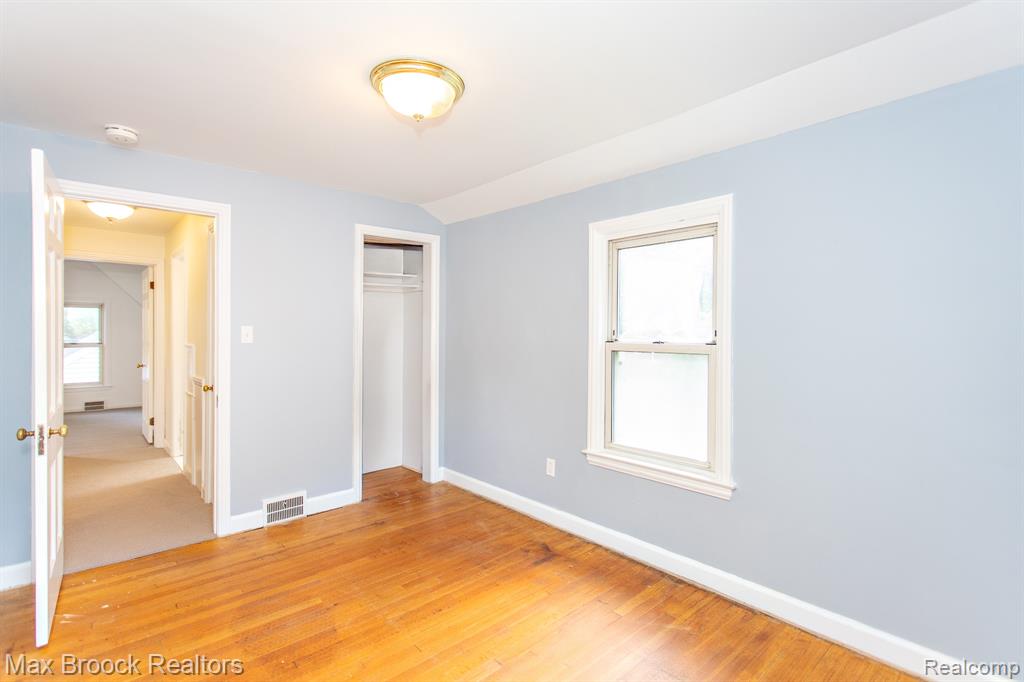 25830 Berkley Avenue, Huntington Woods, MI — Photo 33