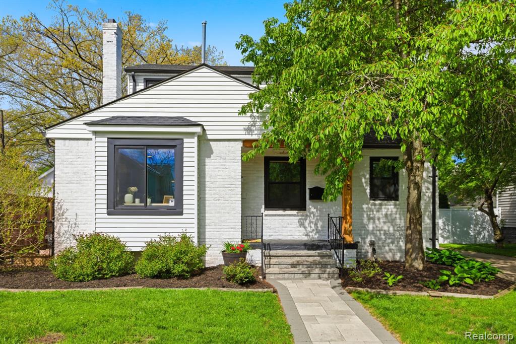 2705 Gardner Avenue, Berkley, MI 48072