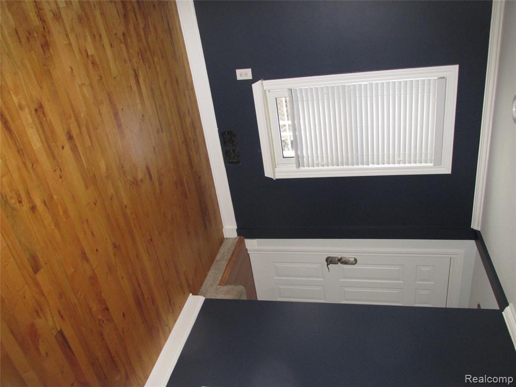 984 E Mahan Avenue, Hazel Park, MI 48030 — Photo 17