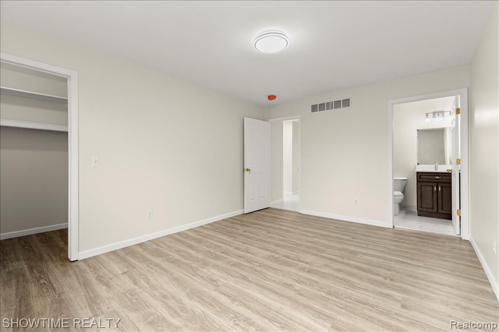 46132 Royal Drive, Chesterfield, MI — Photo 25