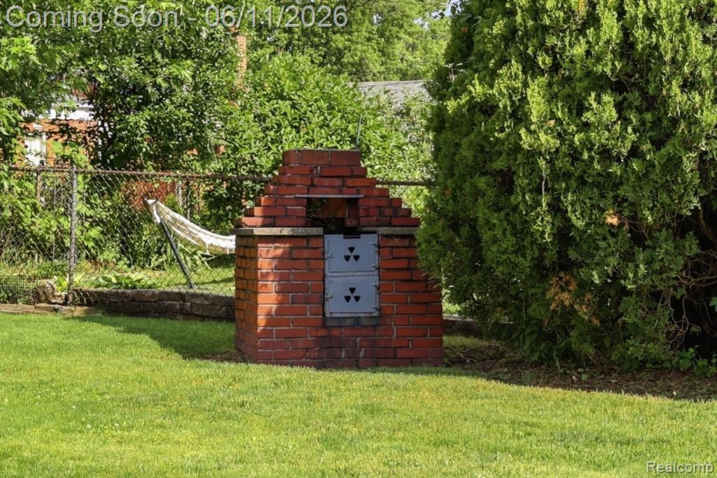 29609 Mark Avenue, Madison Heights, MI 48071 — Photo 37
