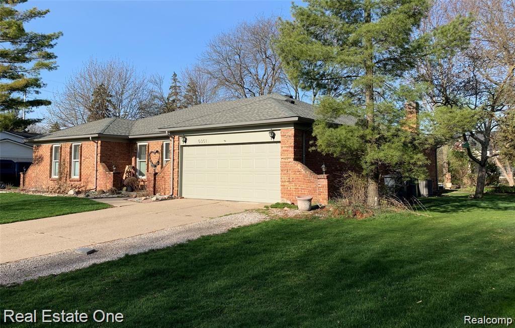 5051 FALMOUTH Drive, Troy, MI 48085 — Photo 2