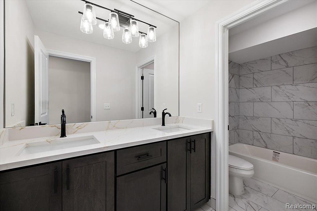 4075 Blossom Drive, Sterling Heights, MI 48314 — Photo 48
