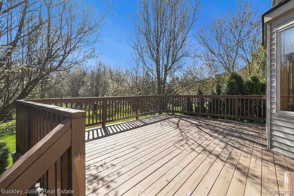 8537 SADDLEWOOD Drive, Brighton, MI 48116 — Photo 23