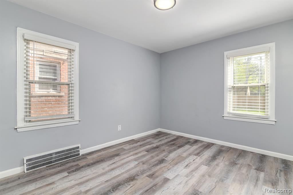 15810 ROBSON Street, Detroit, MI 48227 — Photo 9