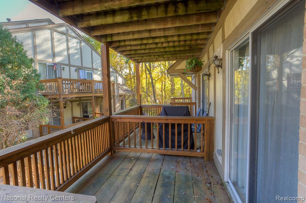 44800 Bayview Drive, Novi, MI — Photo 12